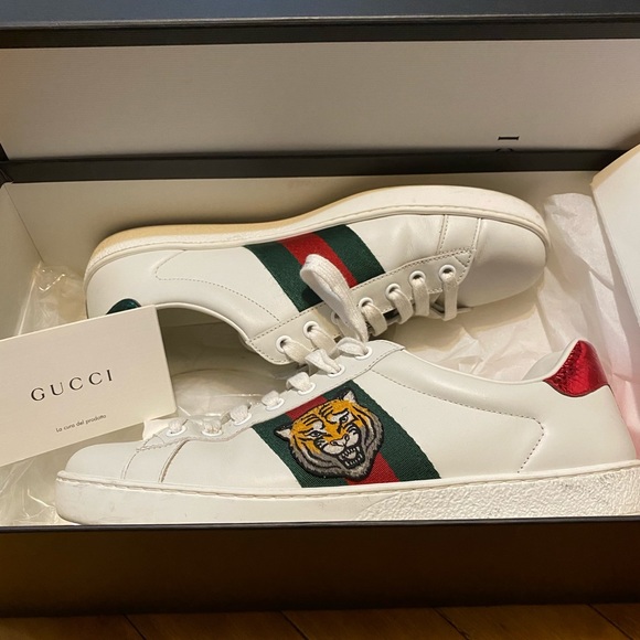 gucci ace embroidered sneaker tiger